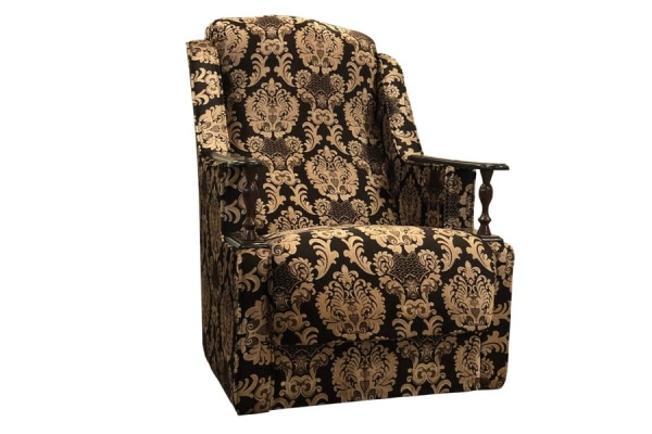 Кресло №2 с деревянными подлокотниками